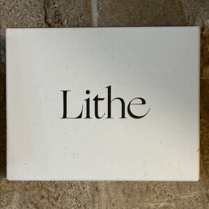Lithe Eyeshadow Palette - Versatile Cream Shades